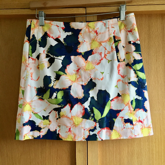 J. Crew Dresses & Skirts - J Crew Adorable Floral Print Mini Skirt